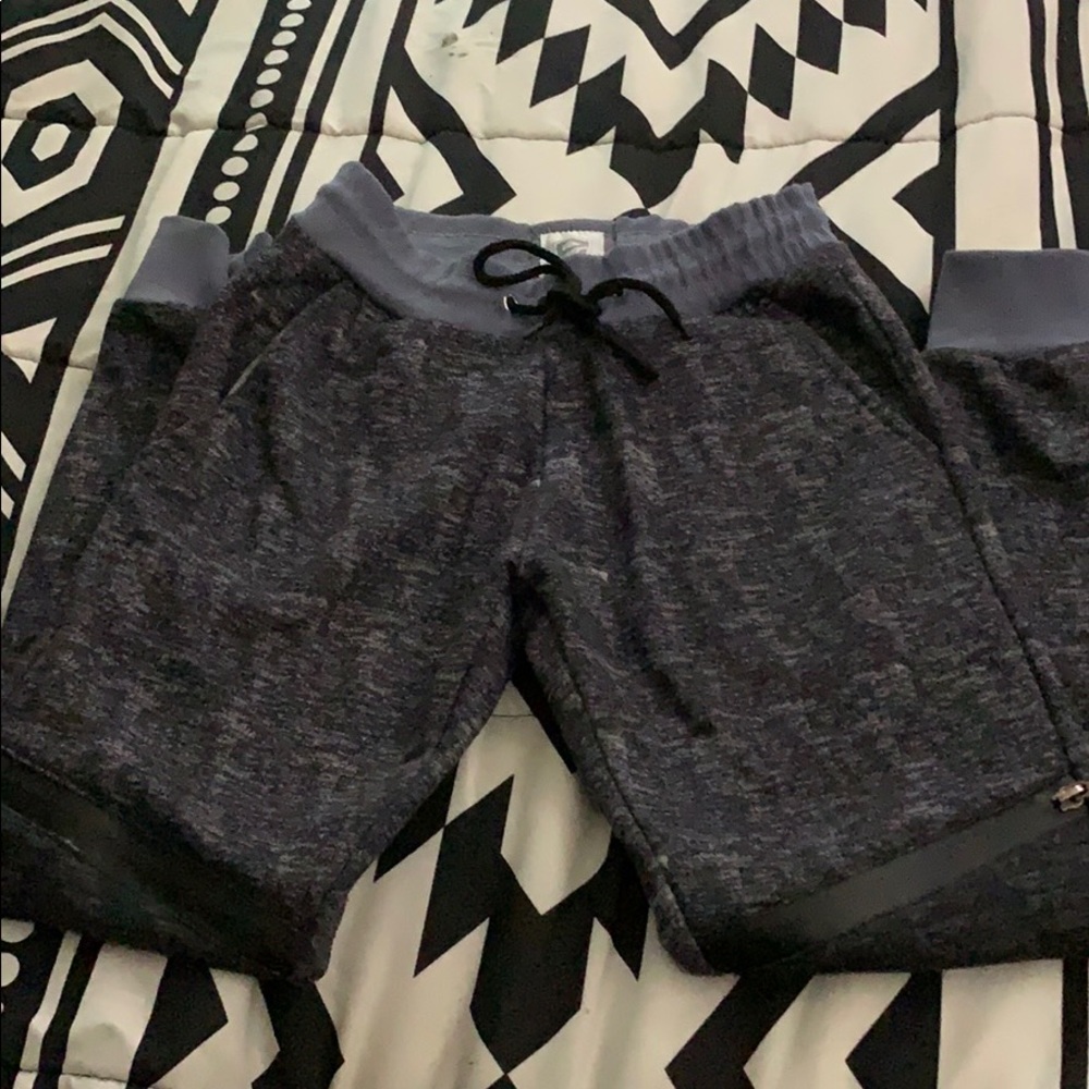 B21: Size 8 sweatpants